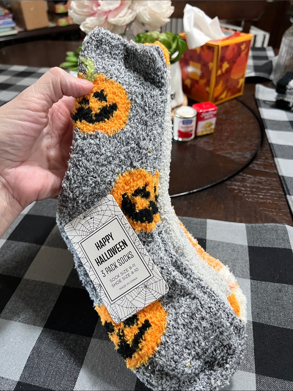 New Happy Halloween Men's Fuzzy Pumpkin Socks - Gray & Orange